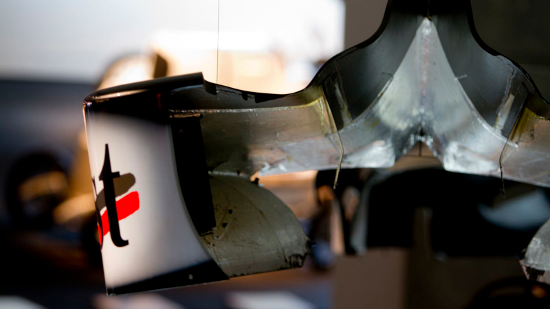 Illustration for article titled Get a bug's-eye view of Mika Häkkinen's McLaren MP4/14
